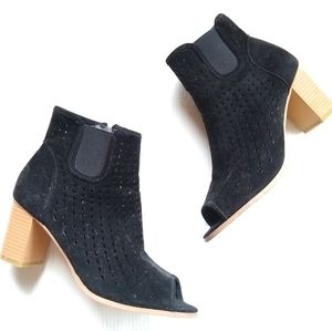 TC open toe perforated blk suede heeled booties